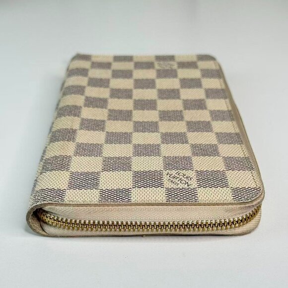 Louis Vuitton Damier Azur Zippy Wallet with Classic Checkerboard Design - Picture 3 of 8